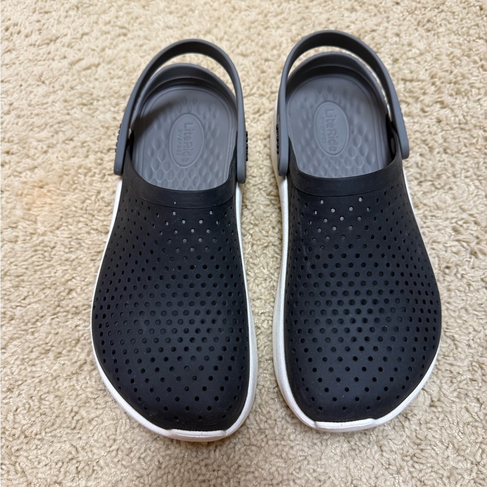 Men’s Crocs size 8